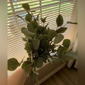 6 Artificial Greenery Stems